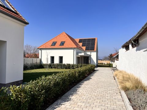 Eladó Ház 8200 Veszprém 