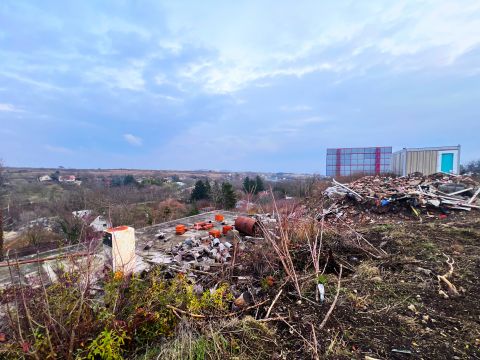 Eladó Telek 2045 Törökbálint aszfaltozott út, víz, villany, csatorna telken belül