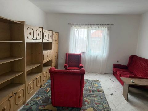 Eladó Ház 6787 Zákányszék Falu központjában közelében.