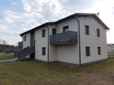 Kiadó Lakás 2600 Vác , Deákvár