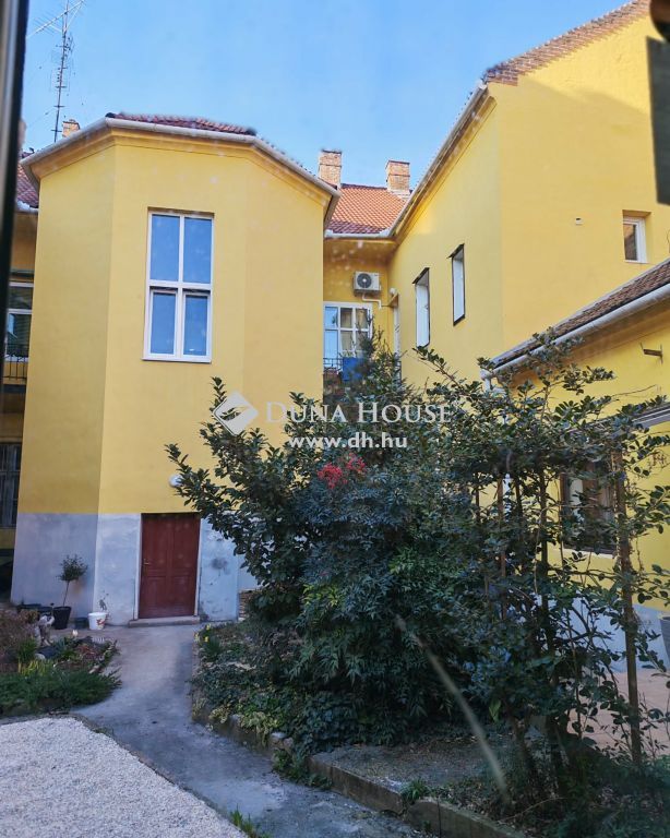 7621 Pécs — 1/9