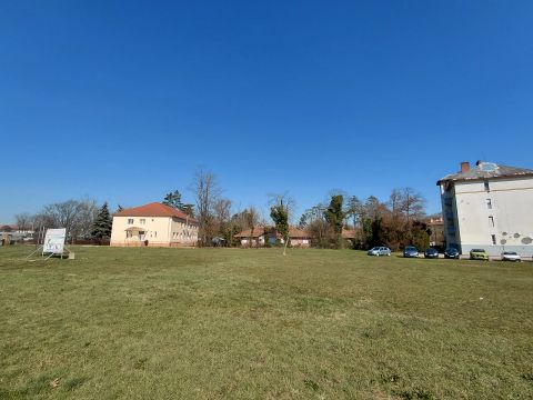 Eladó Ipari 4100 Berettyóújfalu Központi helyen 