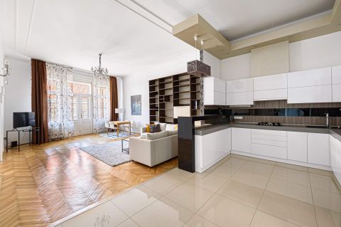 Kiadó Lakás 1052 Budapest 5. kerület , Városház utca 18.