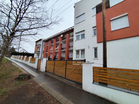 Kiadó Lakás 2145 Kerepes 