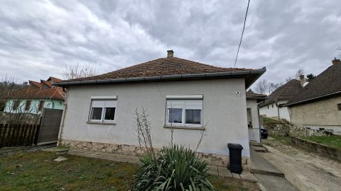 Eladó Ház 7090 Tamási 