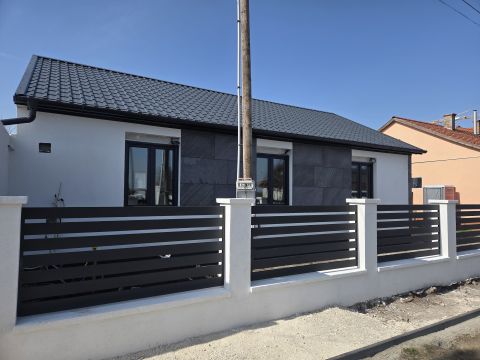 Eladó Ház 5000 Szolnok 