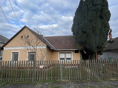 Eladó Ház 9915 Nádasd 