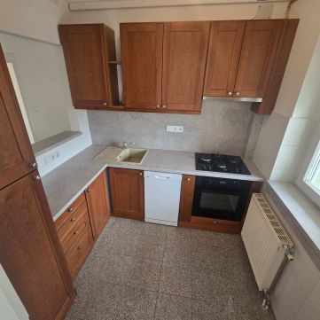 Kiadó Lakás 6000 Kecskemét KIADÓ NAPPALI+2 SZOBÁS BELVÁROSI LAKÁS LIFTES HÁZBAN