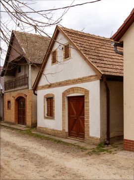 Eladó Vendéglátás 6345 Nemesnádudvar , Pince sor