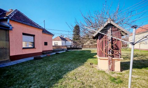 Eladó Ház 8849 Szenta Szenta falujában kertes családi ház eladó! 