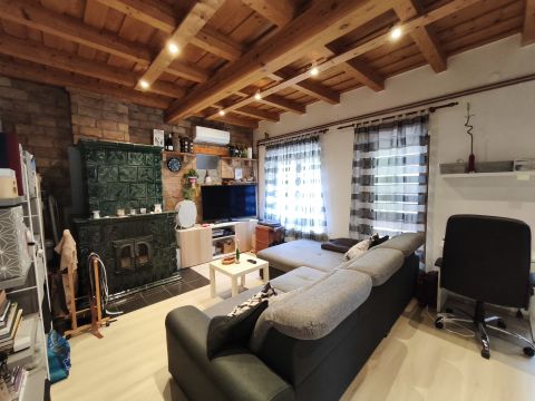 Eladó Ház 2400 Dunaújváros , Dunaújváros - Táborálláson, nappali + 3 hálós családi ház!