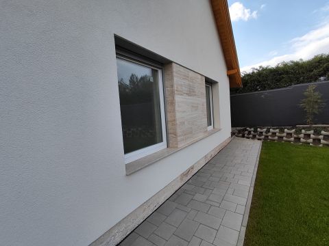 Eladó Ház 2465 Ráckeresztúr a központ közelében