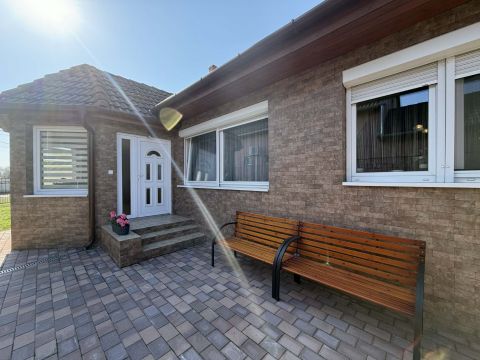 Eladó Ház 2721 Pilis Iskolához közel