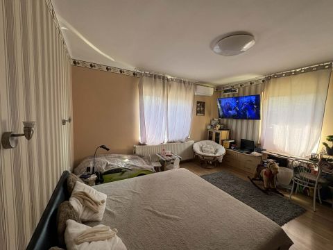 Eladó Ház 2737 Ceglédbercel Főút mellett 