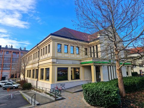 Kiadó Iroda 8360 Keszthely 