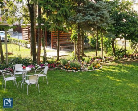 Eladó Lakás 9400 Sopron , Deák térnél földszint,kertre néző 54 m2-en kétszoba konyha