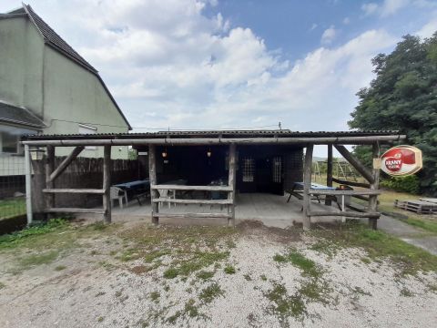 Eladó Vendéglátás 2523 Sárisáp 