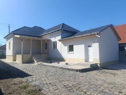 Eladó Ház 2191 Bag , Petőfi tér  környéke