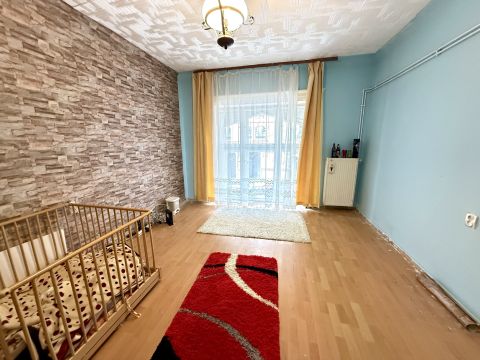 Eladó Lakás 1036 Budapest 3. kerület 