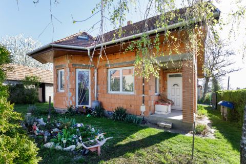 Eladó Ház 9228 Halászi , Dankó Pista utca környéke 