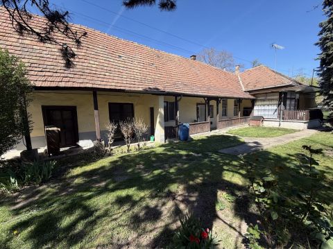 Eladó Ház 2030 Érd , Akár 2 generációnak is !