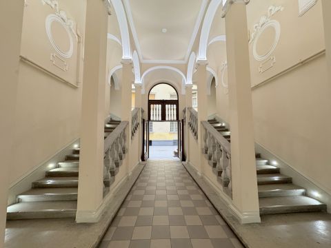 Eladó Lakás 1055 Budapest 5. kerület 