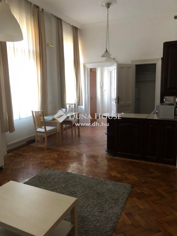 1055 Budapest 5. kerület — 1/19
