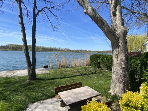 Eladó Ház 6098 Tass , A Ráckevei Duna-ág legszebb részén közvetlen vízparti ház