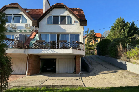 Eladó Lakás 1025 Budapest 2. kerület Panorámás szélső sorházi  otthon Törökvészen