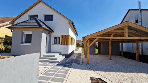 Eladó Ház 2212 Csévharaszt , Teljeskörűen felújított kétszintes otthon nagy telekkel 