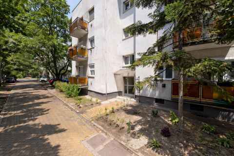 Eladó Lakás 1046 Budapest 4. kerület IV. Újpest Szent László tér 2 szoba + konyha, fszt. tégla