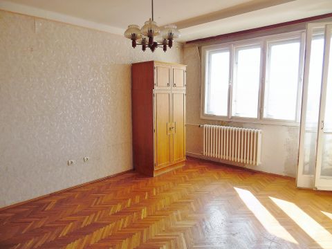 Eladó Lakás 4024 Debrecen , Belvárosi újítandó lakás!