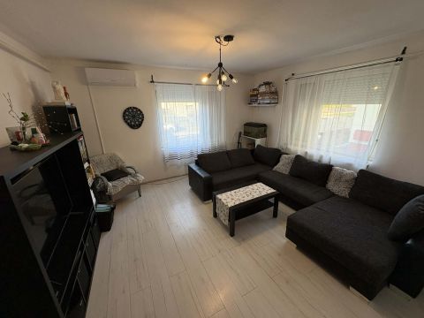 Eladó Ház 2376 Hernád , 4 szoba+ nappalis családi ház Hernád központi részén!