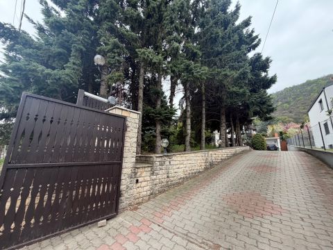 Eladó Ház 1037 Budapest 3. kerület Ikerházfél a város felett