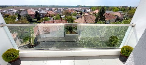 Eladó Lakás 9700 Szombathely Felújított 2 szobás azonnal költözhető lakás a KISZ-en !