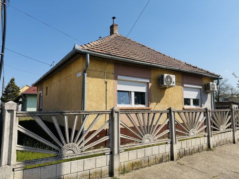 Eladó Ház 2509 Esztergom , Pala Pizzéria