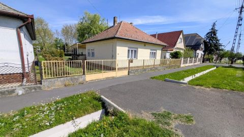 Eladó Ház 8630 Balatonboglár , Balatonpart 5 perc gyalog ! 