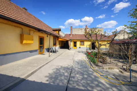 Eladó Ház 6000 Kecskemét , Eladó családi ház Kecskemét belvárosához közel!