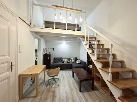 Eladó Lakás 1088 Budapest 8. kerület , FRISSEN FELÚJÍTOTT, CSENDES LAKÁS A BLAHÁN!!!