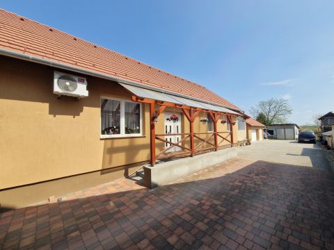 Eladó Ház 6521 Vaskút Központhoz közeli csendes helyen