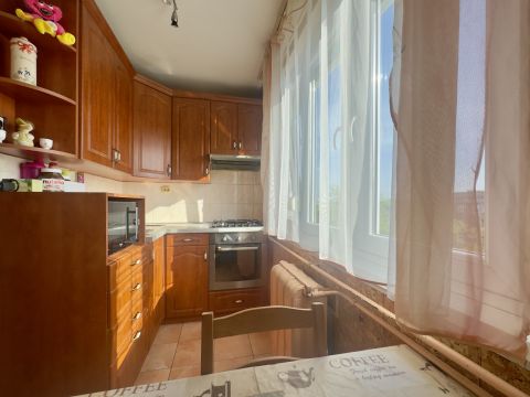 Eladó Lakás 1148 Budapest 14. kerület , Pongrátz Gergely térnél 2 nagy szobás, világos lakás