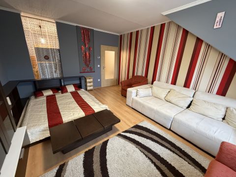 Kiadó Lakás 6000 Kecskemét 