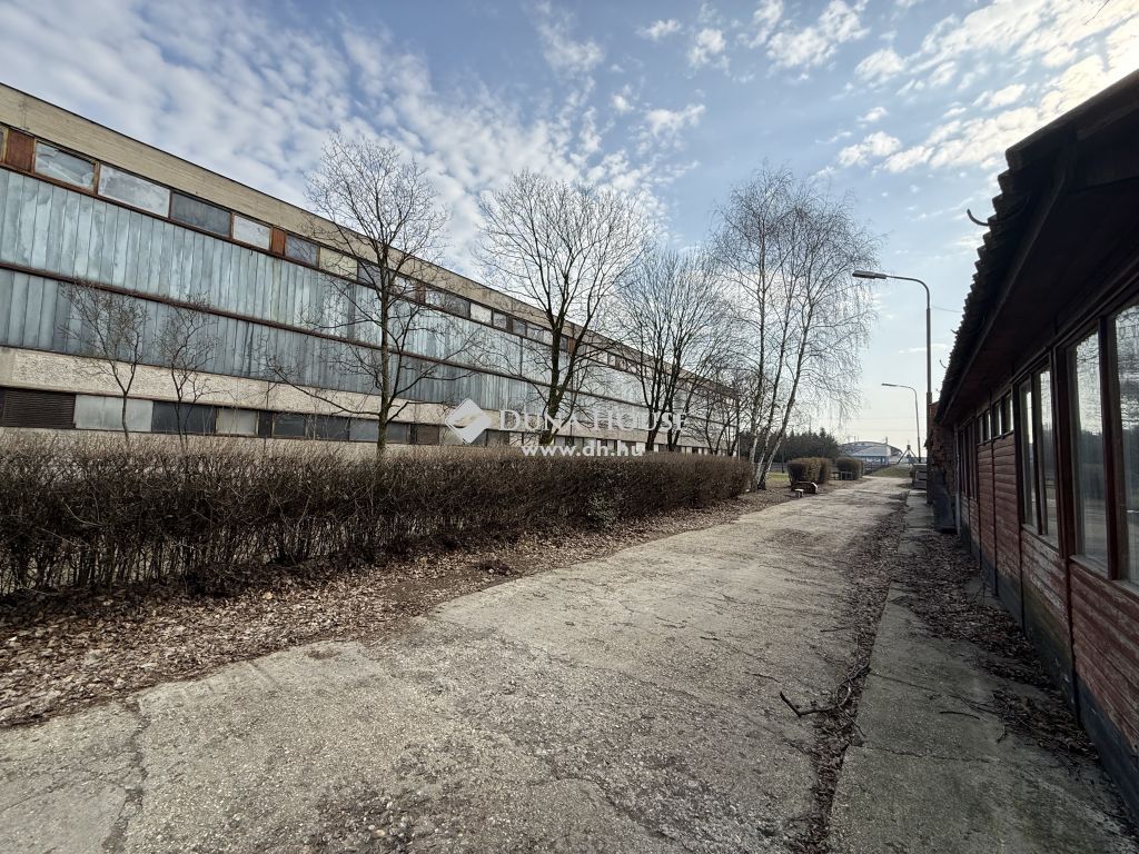 8000 Székesfehérvár , Ipari Ingatlan Székesfehérváron eladó — 1/10