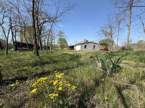 Eladó Ház 6080 Szabadszállás , 2 szobás tanya, 3000 m2-es területtel