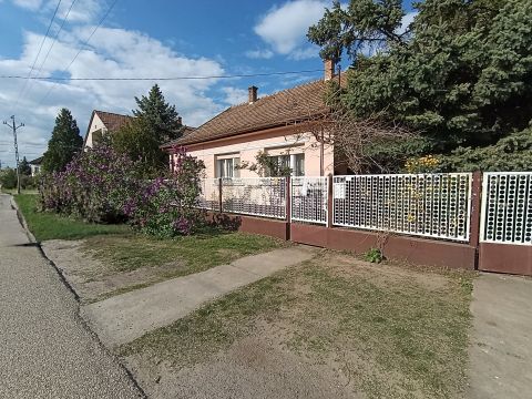 Eladó Ház 6050 Lajosmizse , Lajosmizse 3 szobás családi ház