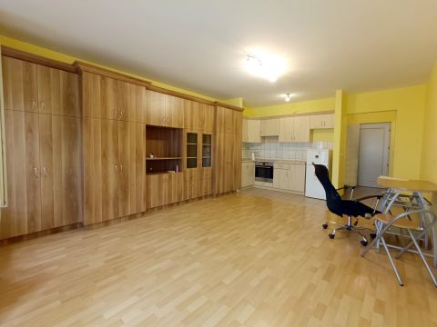 Kiadó Lakás 6000 Kecskemét , Frangepán sétányon kiadó garzon