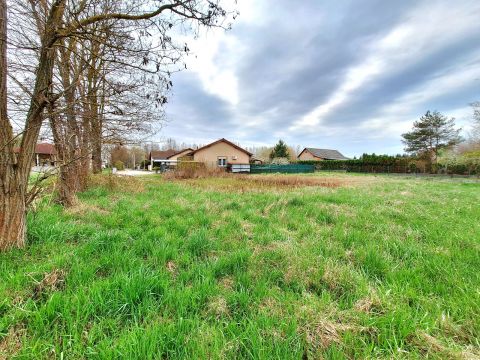 Eladó Telek 9172 Győrzámoly , VÍZPART KÖZELI, CSENDES, ÖSSZKÖZMŰVES ÉPÍTÉSI TELEK!