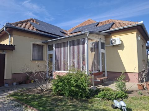 Eladó Ház 2711 Tápiószentmárton 