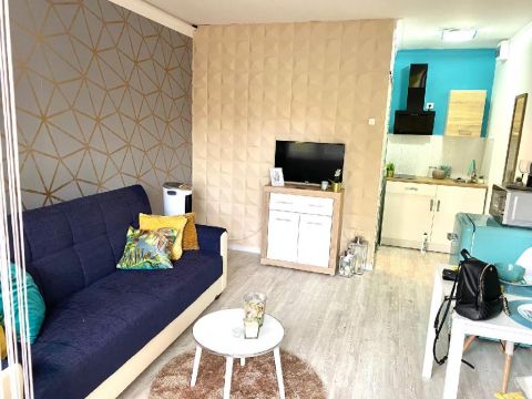 Eladó Lakás 1074 Budapest 7. kerület , 1074 Budapest 7, Almássy térnél