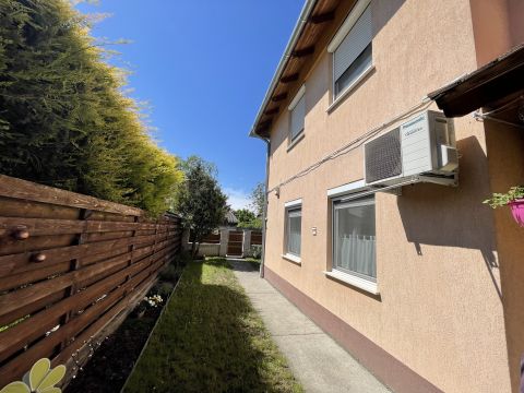 Eladó Lakás 2314 Halásztelek , Kertesházi övezetben lakás eladó!